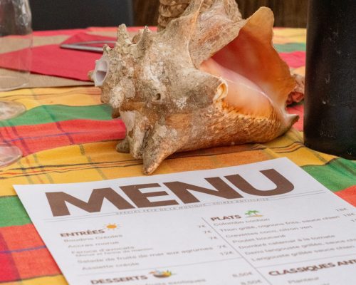 Image promotionnelle qui montre les soirées antillaises du restaurant.